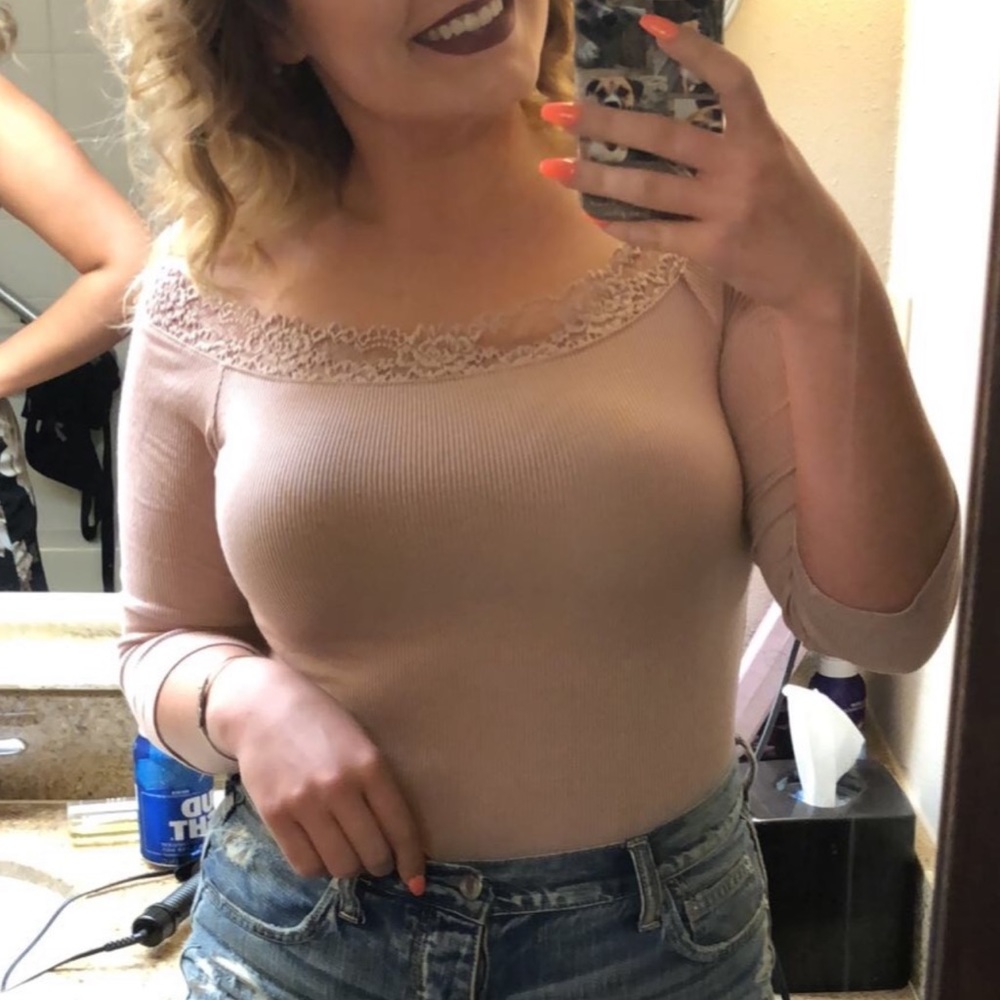 AE Off shoulder bodysuit